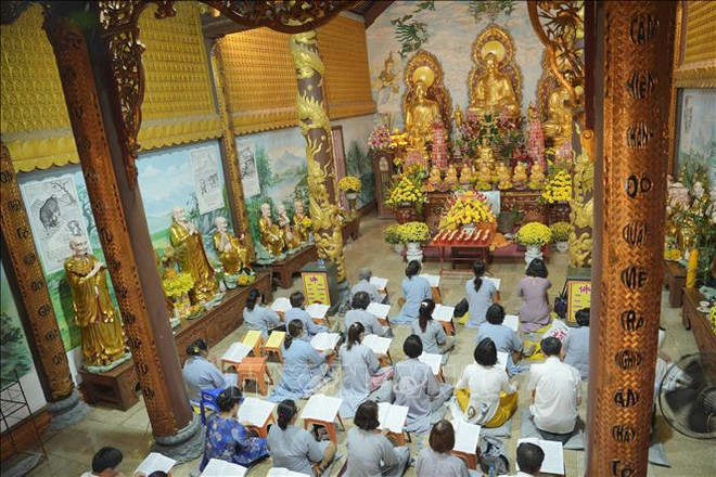 Vietnamese in Laos, Thailand celebrate First Full Moon Festival ảnh 1 Vietnamese in Laos, Thailand celebrate First Full Moon Festival ảnh 1
