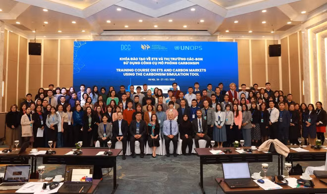 Training course sheds light on emission trading system, carbon market ảnh 1