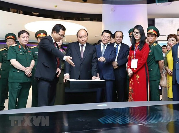 Viettel urged to enter world top 10 telecom firms by 2025 ảnh 2