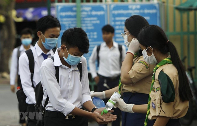 Cambodia to obtain 20 percent of COVID-19 vaccine via COVAX ảnh 1