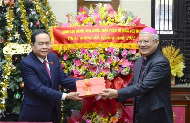 NA Vice Chairman extends Christmas greetings to Catholics in Da Nang ảnh 1 NA Vice Chairman extends Christmas greetings to Catholics in Da Nang ảnh 1