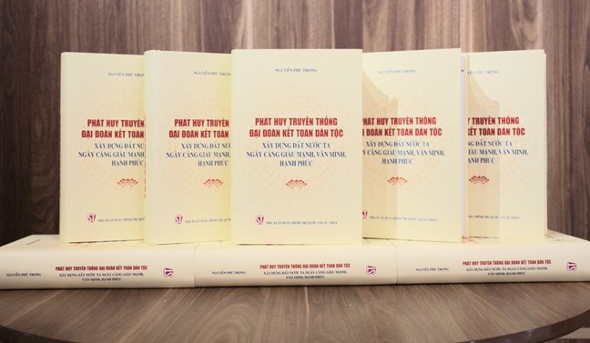 Party leader’s book gives guideline for promoting national solidarity ảnh 1 Party leader’s book gives guideline for promoting national solidarity ảnh 1