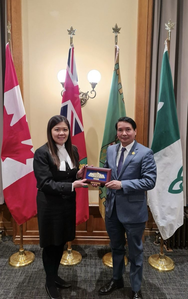 NA Office delegation learns about Canadian legislative bodies’ operation ảnh 1 NA Office delegation learns about Canadian legislative bodies’ operation ảnh 1