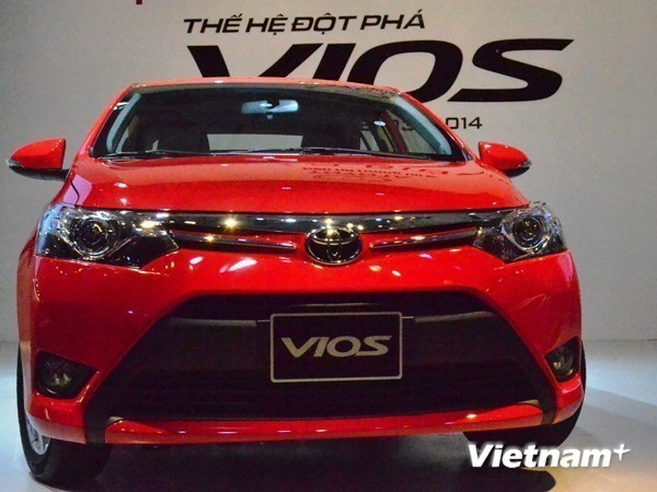Toyota Vietnam sees record sales in 2015 ảnh 1