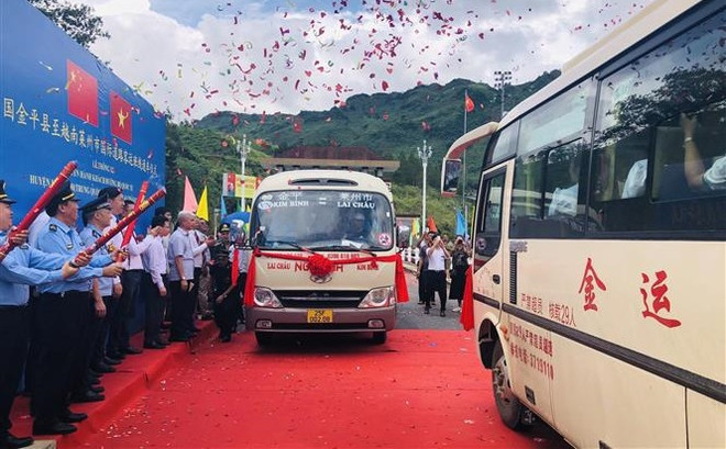 Vietnam-China international road passenger transport service launched ảnh 1 Vietnam-China international road passenger transport service launched ảnh 1