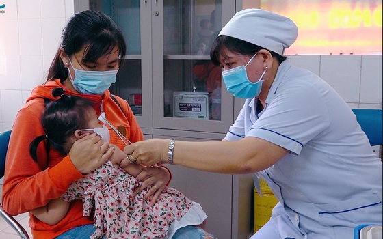 WHO, UNICEF to ensure 5-in-1 vaccine supply for Vietnam ảnh 1