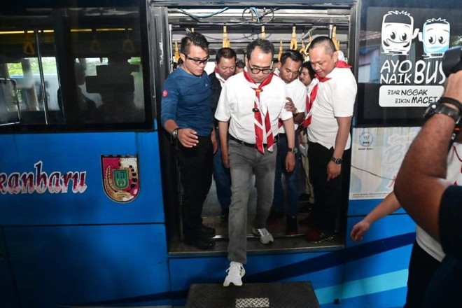 Indonesia urges people to use public transport to protect environment ảnh 1 Indonesia urges people to use public transport to protect environment ảnh 1
