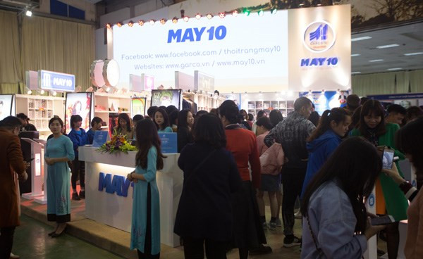 Vietnam International Fashion Fair 2018 opens in Hanoi ảnh 1