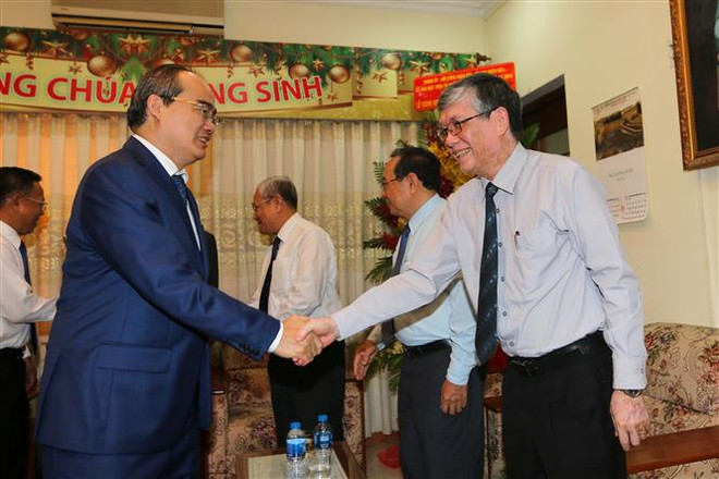 HCM City, An Giang leaders visit Evangelical churches ahead of Christmas ảnh 1