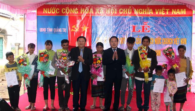 Quang Tri: Lao nationals receive Vietnamese citizenship ảnh 1