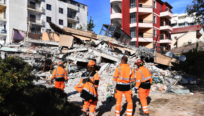Party, State leader extends condolences to Albania over earthquake losses ảnh 1 Party, State leader extends condolences to Albania over earthquake losses ảnh 1