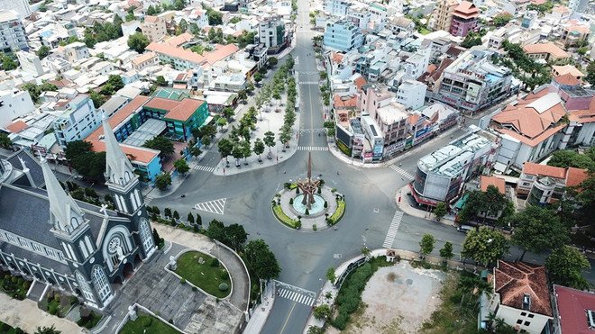 Social distancing measures must be strictly implemented in high-risk areas ảnh 1