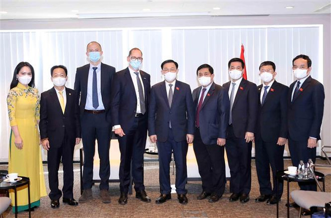 NA Chairman hosts European business leaders on visit to Belgium ảnh 3