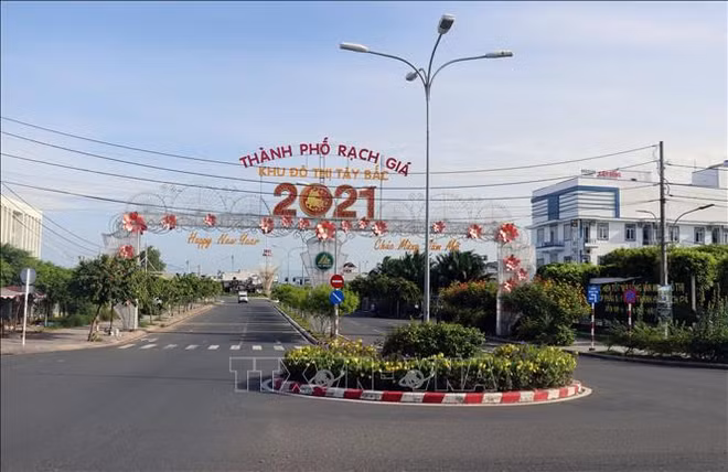 Kien Giang, Tien Giang must contain COVID-19 by Sept. 30: PM ảnh 2