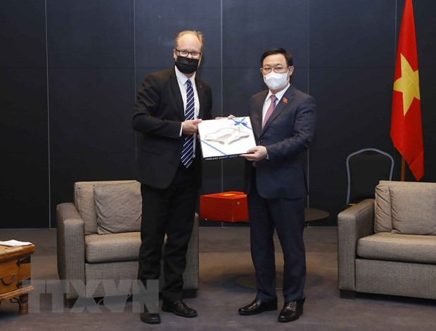 Top legislator receives Salo mayor, international entrepreneurs ảnh 1