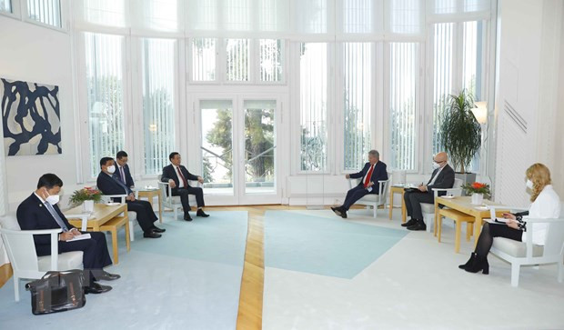 National Assembly Chairman meets Finnish President ảnh 2