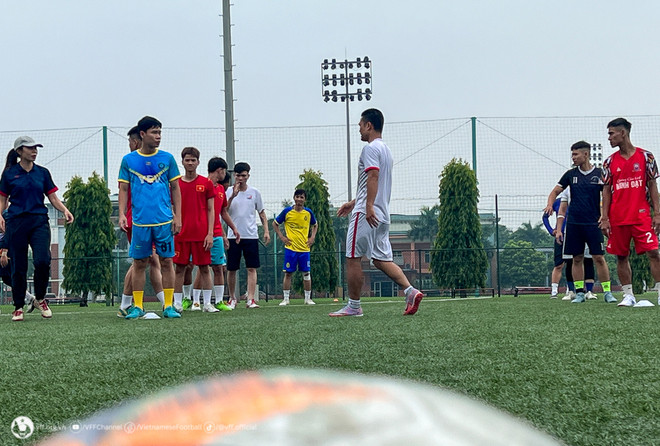 Vietnam’s hearing impaired footballers to compete at Summer Deaf Games in Russia ảnh 1