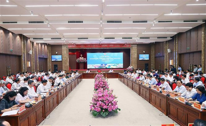 PM chairs Coordinating Council for Red River Delta Region’s meeting ảnh 2