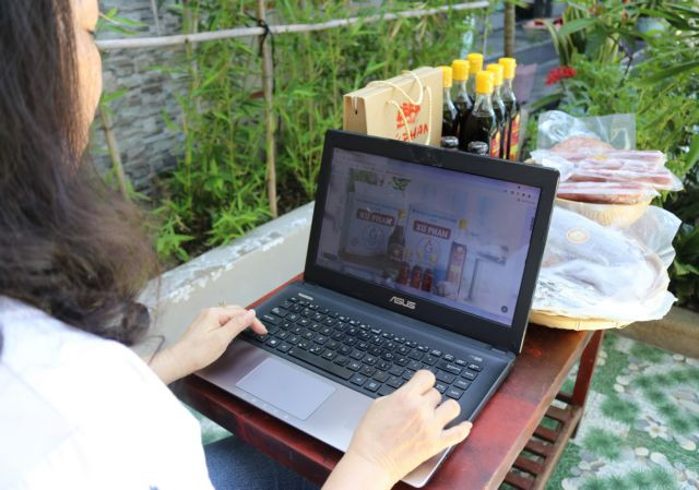 'Buy now, pay later' poses risk if left uncontrolled ảnh 1