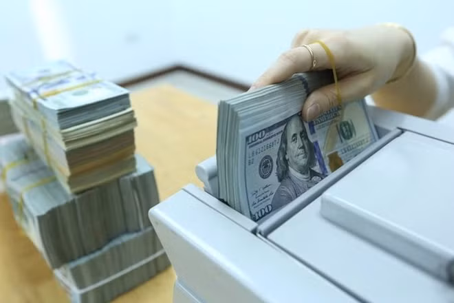 Remittances to HCM City up 37% in first haft of 2023 ảnh 1