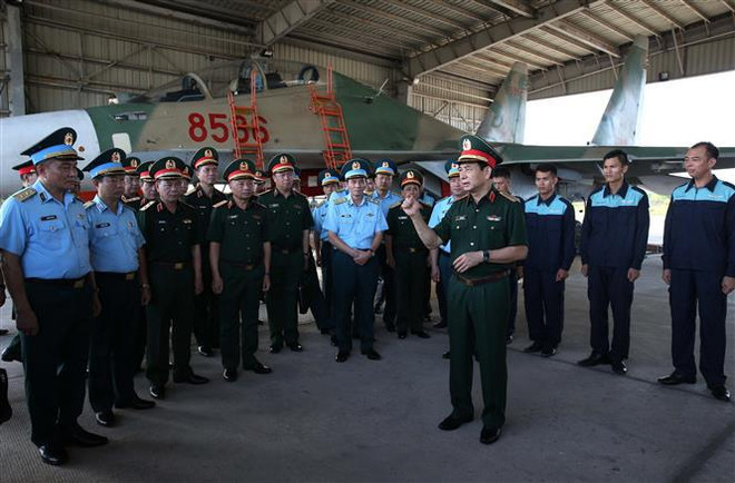 Defence minister visits units of Air Defence - Air Force, Army Corps 2 ảnh 1 Defence minister visits units of Air Defence - Air Force, Army Corps 2 ảnh 1