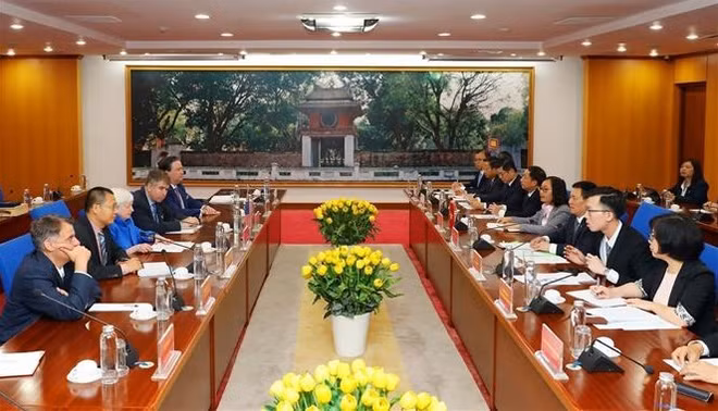 Vietnam, US further promote financial cooperation ảnh 1