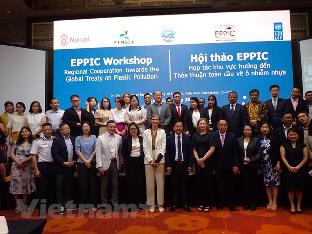 Vietnam backs negotiations on global treaty on plastic pollution ảnh 1