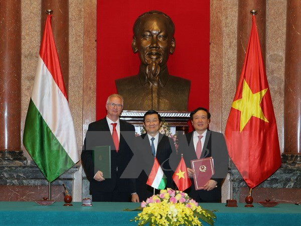 Vietnam, Hungary sign criminal legal assistance agreement ảnh 1