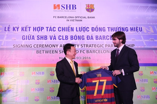 SHB, Barcelona FC ink cooperation agreement ảnh 1