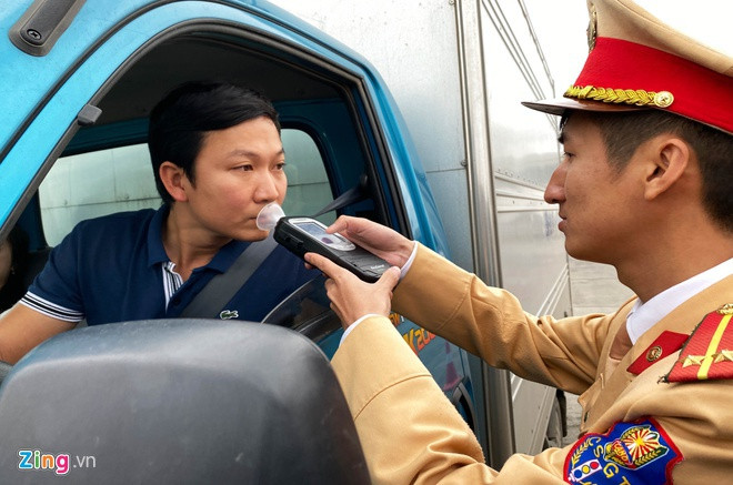 Over 17,000 alcohol-influenced drivers fined in January ảnh 1 Over 17,000 alcohol-influenced drivers fined in January ảnh 1