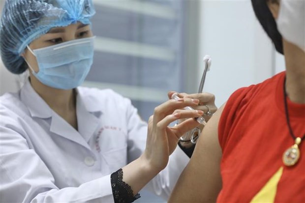 Vietnam seeks COVID-19 vaccine technology transfer ảnh 1