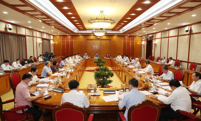 Party chief calls for extra efforts to combat COVID-19 ảnh 1