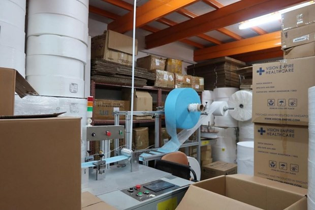 Singapore investigates local firm for illegal mask manufacturing ảnh 1