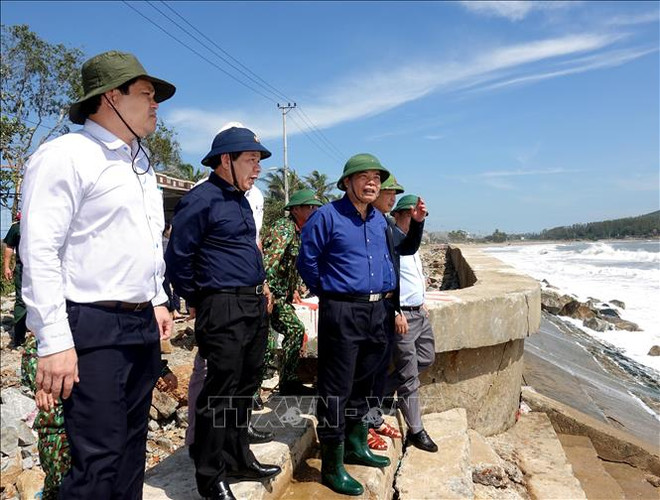 Natural disaster prevention committee monitors localities’ recovery from Storm Molave ảnh 1 Natural disaster prevention committee monitors localities’ recovery from Storm Molave ảnh 1