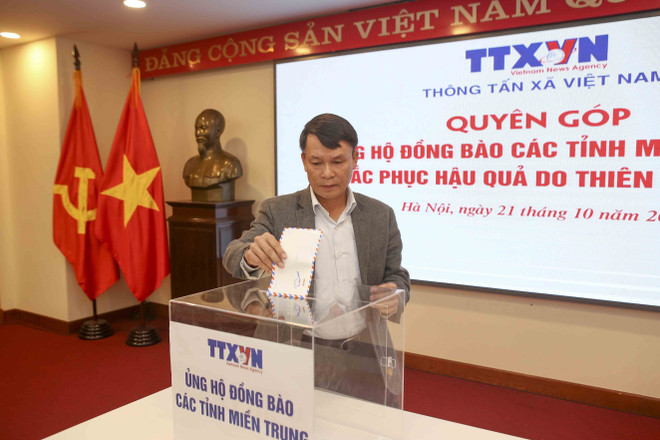 VNA donates to flood victims in central region ảnh 1 VNA donates to flood victims in central region ảnh 1
