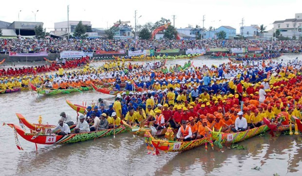 Khmer people’s Ok Om Bok festival opens in Tra Vinh ảnh 1