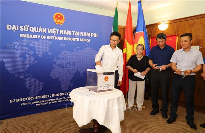 Laos: Requiem held for people killed in flooding in central Vietnam ảnh 3 Laos: Requiem held for people killed in flooding in central Vietnam ảnh 3