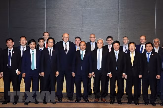 PM Nguyen Xuan Phuc expects new waves of investments from Australia ảnh 1
