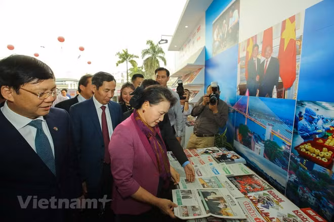 Top legislator visits National Press Festival 2018 ảnh 2