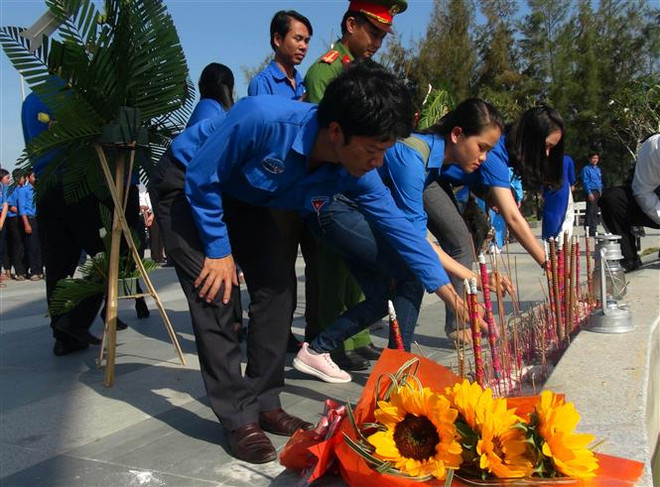 Khanh Hoa authorities commemorate 64 Gac Ma naval martyrs ảnh 1 Khanh Hoa authorities commemorate 64 Gac Ma naval martyrs ảnh 1