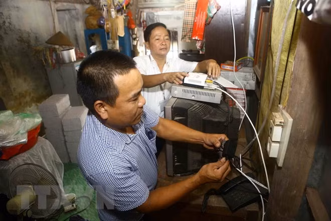 Deadline for end of analogue TV broadcasting set for December 31 ảnh 1