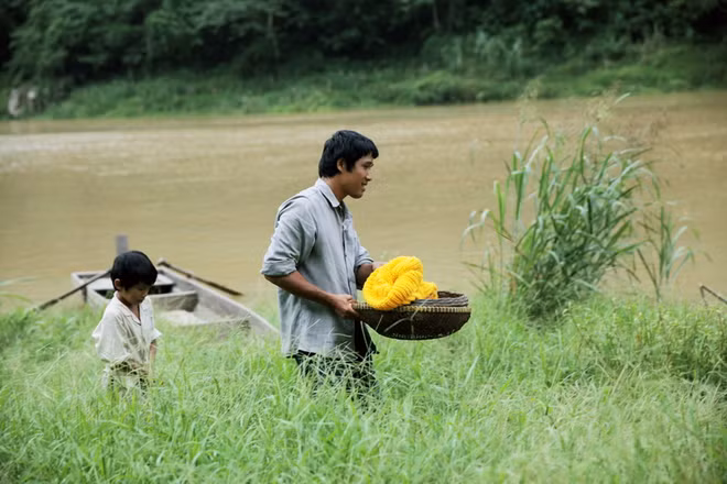 Father and Son on screen in Uruguay ảnh 1