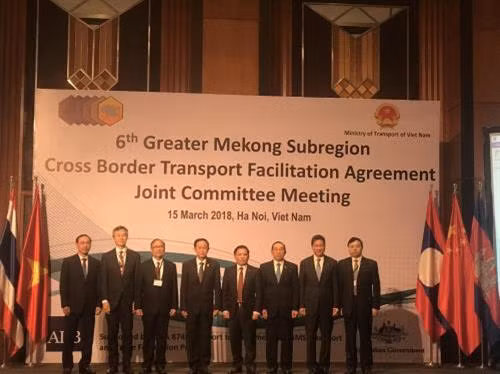 GMS countries meet to facilitate cross-border transport ảnh 1
