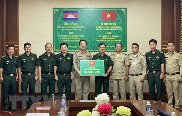  Vietnamese, Cambodian border guards forces coordinate in border management ảnh 1
