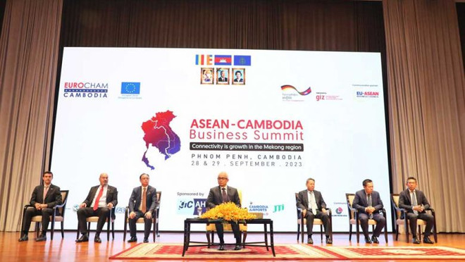 ASEAN-Cambodia Business Summit held in Phnom Penh ảnh 1
