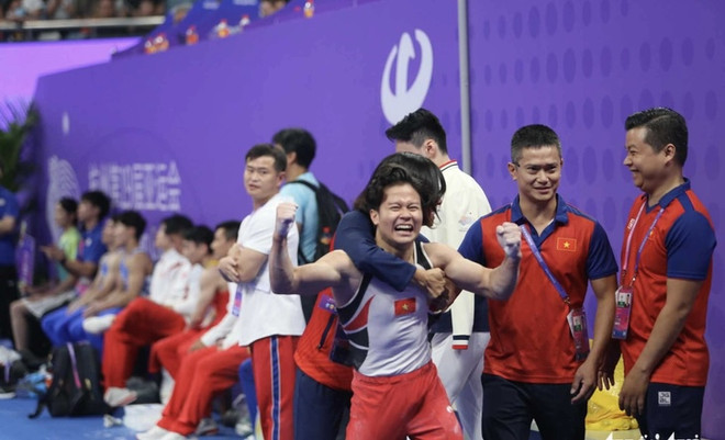 ASIAD 2023: Vietnamese athlete secures silver medal in gymnastics ảnh 1