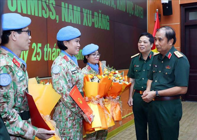 Three more Vietnam military officers to join UN peacekeeping forces ảnh 1