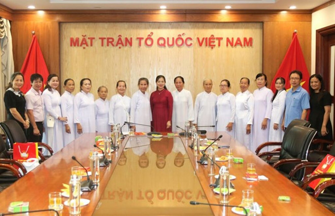 VFF official hosts delegation of Caodaism sect ảnh 1