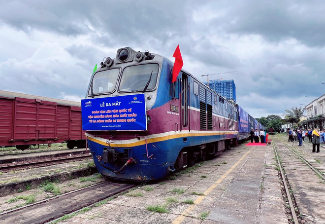 Train carrying exports to China from southern Binh Duong province debuts ảnh 1 Train carrying exports to China from southern Binh Duong province debuts ảnh 1