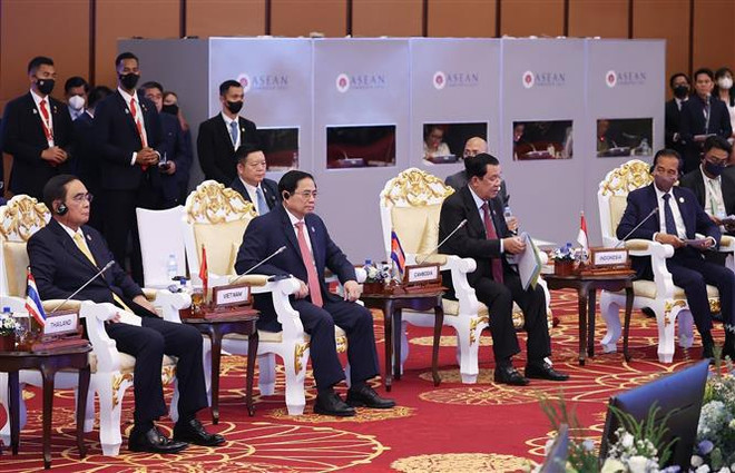 PM joins first activities of ASEAN Summits ảnh 1
